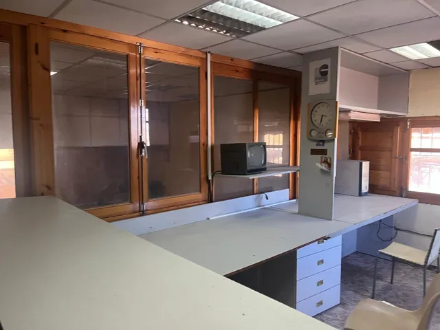 Amplio Local Comercial en Alquiler en Santo Ángel — 3