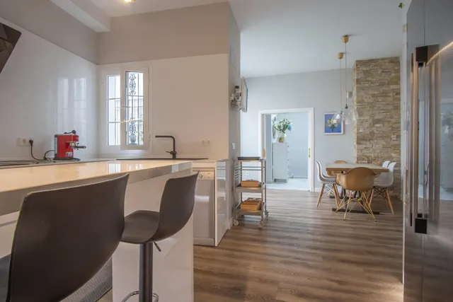 Espaciosa casa con encanto en el centro: elegancia, azotea y sótano en calle Murillo ✨ — 14