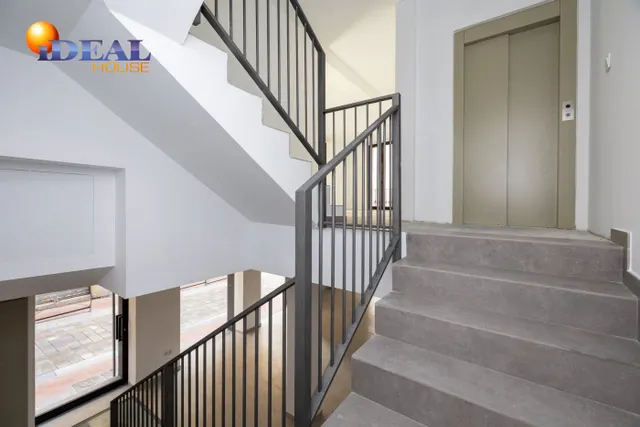 VENTA-ALQUILER DE EDIFICIO SINGULAR EN ESQUINA SAN MATIAS-NAVAS — 14