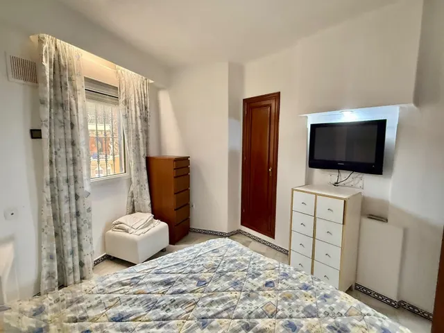 Apartamento con piscina comunitaria, Alicante, Torrevieja. 2 habitaciones, 66 m2, 200 metros del mar — 15