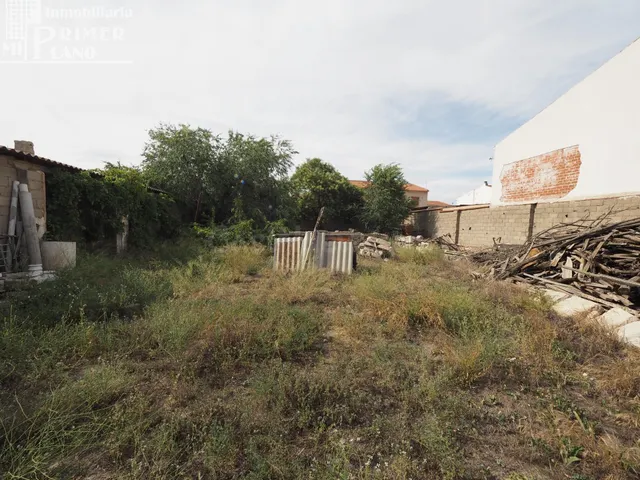 *Se vende SOLAR EN ESQUINA en esquina en Socuellamos con 680