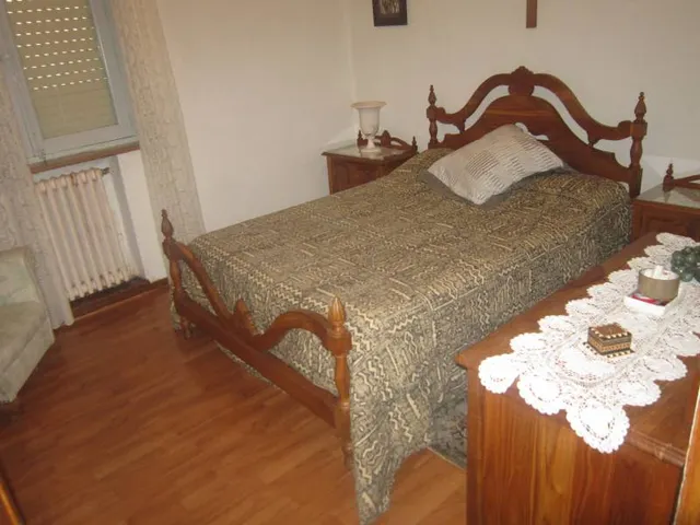 SE VENDE CASA EN EL CENTRO DE VALENCIA DE DON JUAN — 18