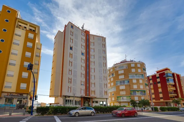 PRECIOSO APARTAMENTO TOTALMENTE REFORMADO CON VISTAS FRONTALES AL MAR — 43