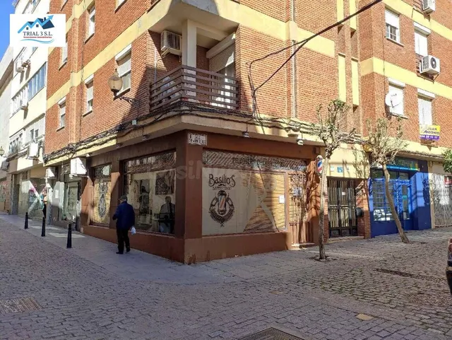 Venta local comercial en Mérida (Badajoz) — 2