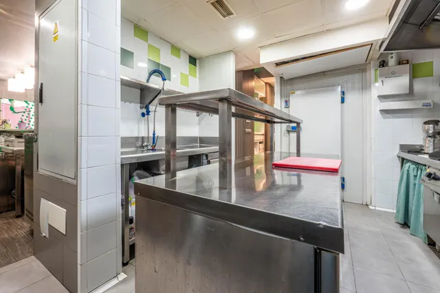Venta de cafetería La Contraviesa de 160 m2  junto a Alcampo — 30