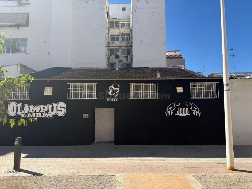 SE VENDE PLANTA BAJA