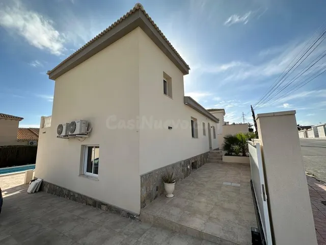 ESPECTACULAR VILLA EN CIUDAD QUESADA - foto 4