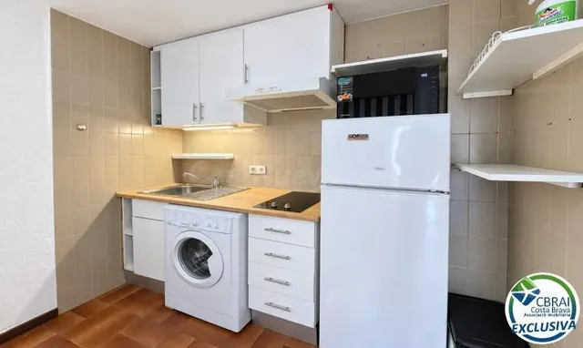 Amplio estudio con terraza y licencia turística a 80 metros  - foto 4