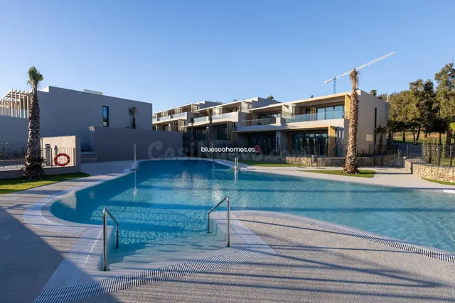 Venta de villa adosada con tres dormitorios en Mijas Costa, 