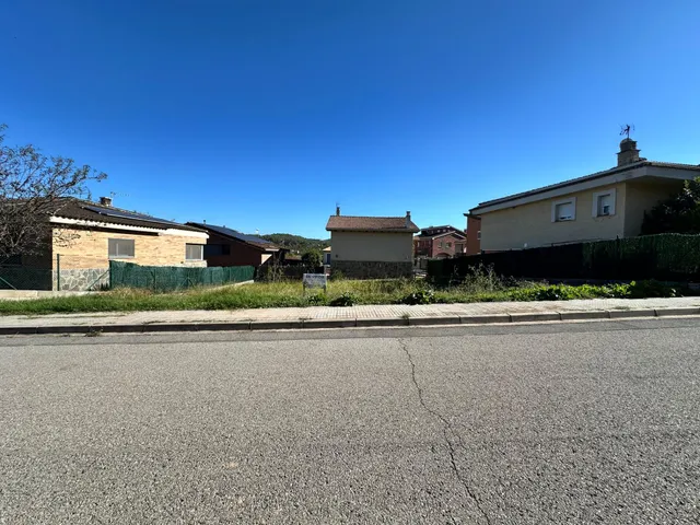 ¡Terreno en venta en la mejor zona de Sant Salvador de Guardiola! — 14