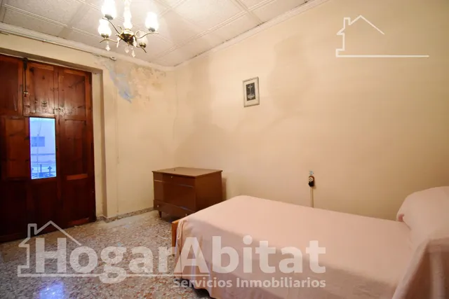 Amplia casa de pueblo con terraza, balcón y trastero — 30