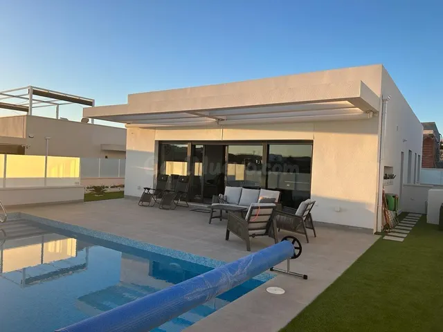 FANTÁSTICA VILLA DE OBRA NUEVA EN TORREMENDO - foto 2