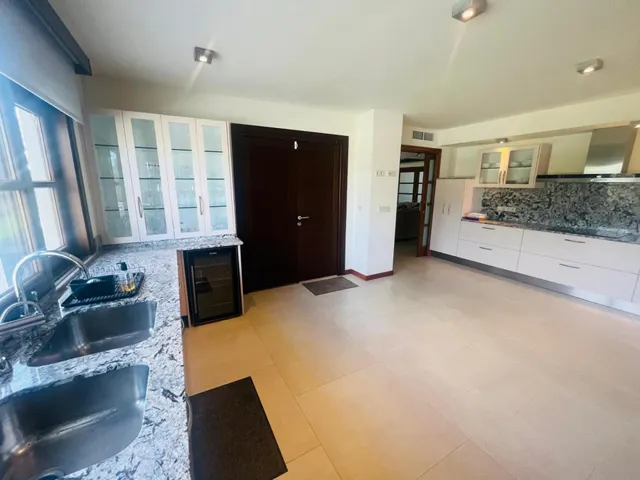 Villa 4 habitaciones 360m² en venta - Jerónimo Y Avileses — 8