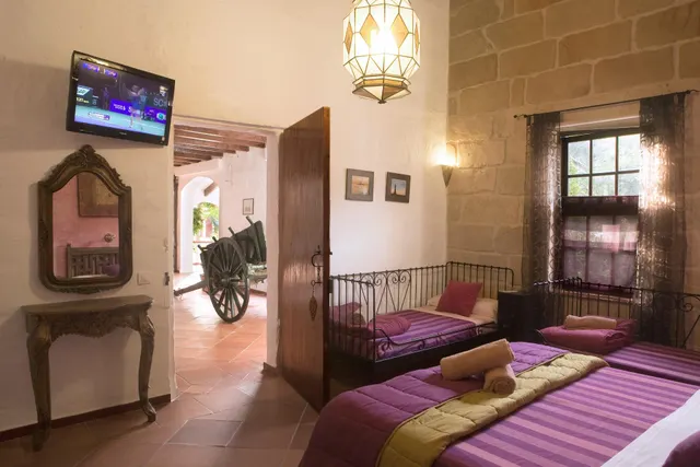 AGROTURISMO A LA VENTA EN SANT CLIMENT — 46