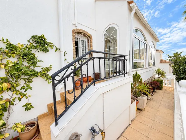 Villa 3 habitaciones en venta - Villamartín-Las Filipinas — 7