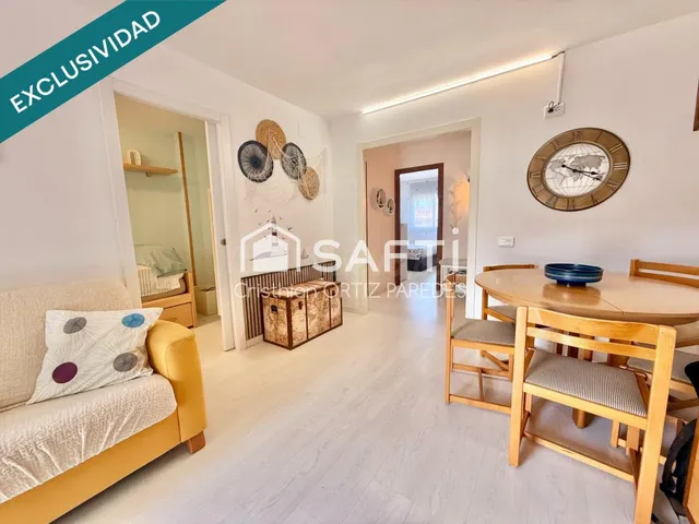 Se vende piso en primera línea con piscina - foto 3