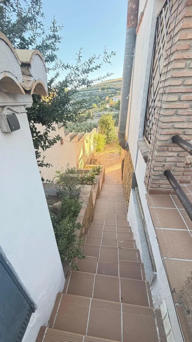 Preciosa Casa de tres plantas con tres apartamentos completos en venta en Monachil — 14