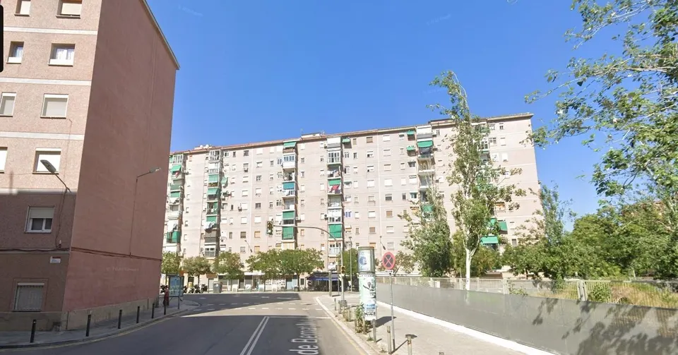 PISO EN SANT ADRIA DE BESOS