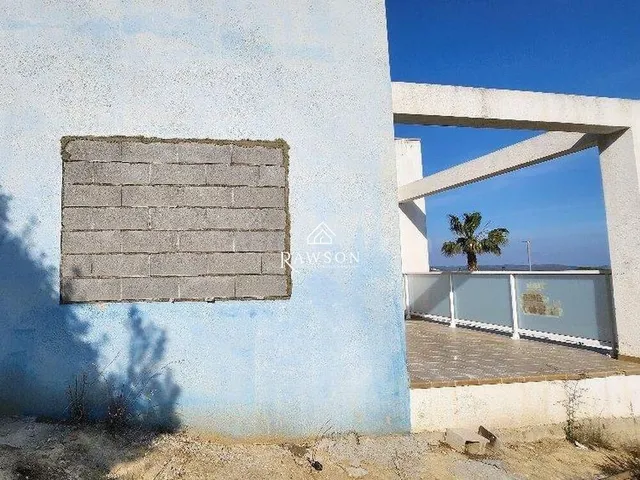 Chalet a la venta de 306m2 vivienda · 599m2 parcela · 5 hab. - foto 3