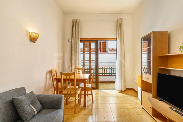 Piso con dormitorio independiente, cocina reformada y zona de piscina cerca de la playa — 20