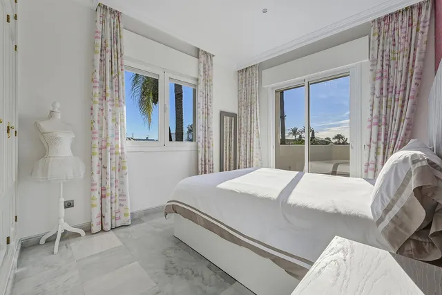 Chalet 5 habitaciones 307m² en venta - Marbella — 18
