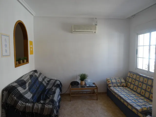 ADOSADO CON JARDÍN Y PISCINA — 12