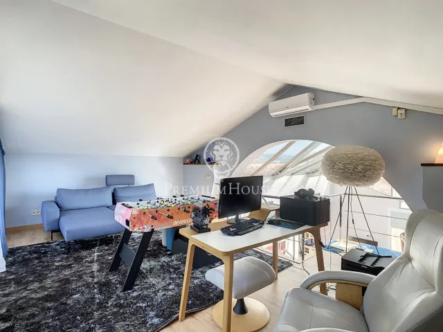 Preciosa casa de lujo en venta con vistas al mar y piscina en Calella — 17