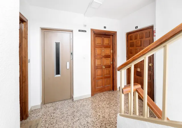 En Venta Piso de 4 dormitorios con ascensor, ideal para reformar a tu gusto. — 21