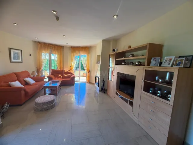 ESPECTACULAR CHALET EN VENTA CON PISCINA PRIVADA Y GRANDES T - foto 3