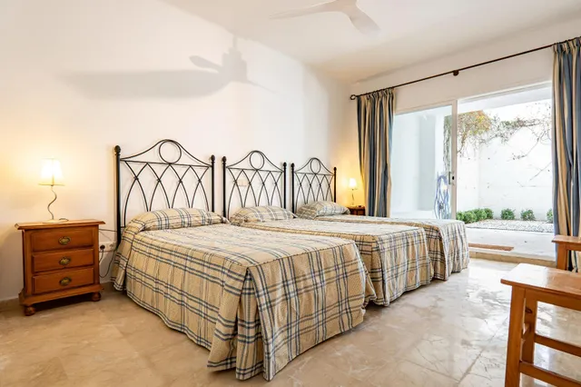 Amplio dúplex en Río Real, Marbella Este, junto a proyectos de alto valor — 21
