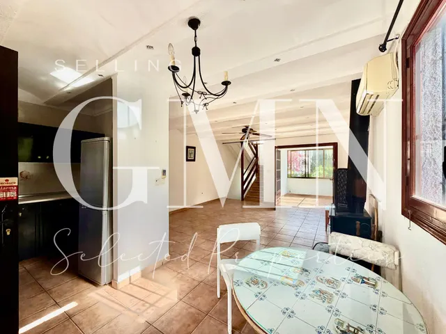 EXCELENTE VILLA EN ESQUINA EN ALBIR | MÁS PRIVACIDAD, LUZ Y GRAN POTENCIAL — 12