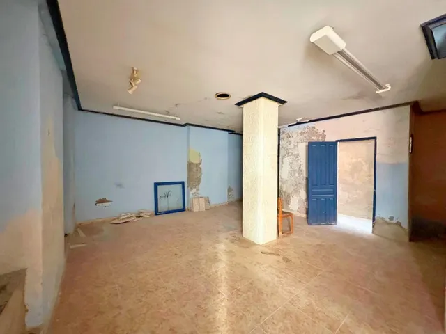 SE VENDE CASA  A POCOS METROS DEL PUENTE DE LA VIRGEN — 3