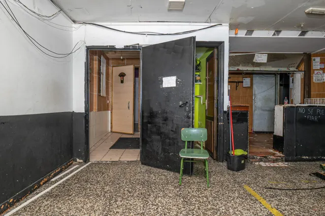 Local comercial de 200 m2 cerca del estadio Los Carmenes, magnifica oportunidad de inversion — 12