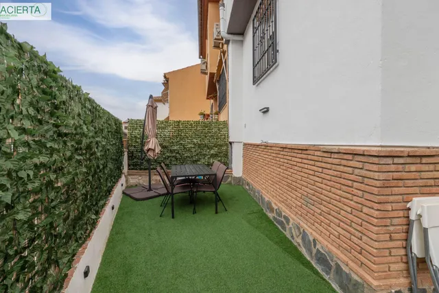 Encantadora Casa Reformada en Ogijares con Vistas y Espacios para Disfrutar — 36