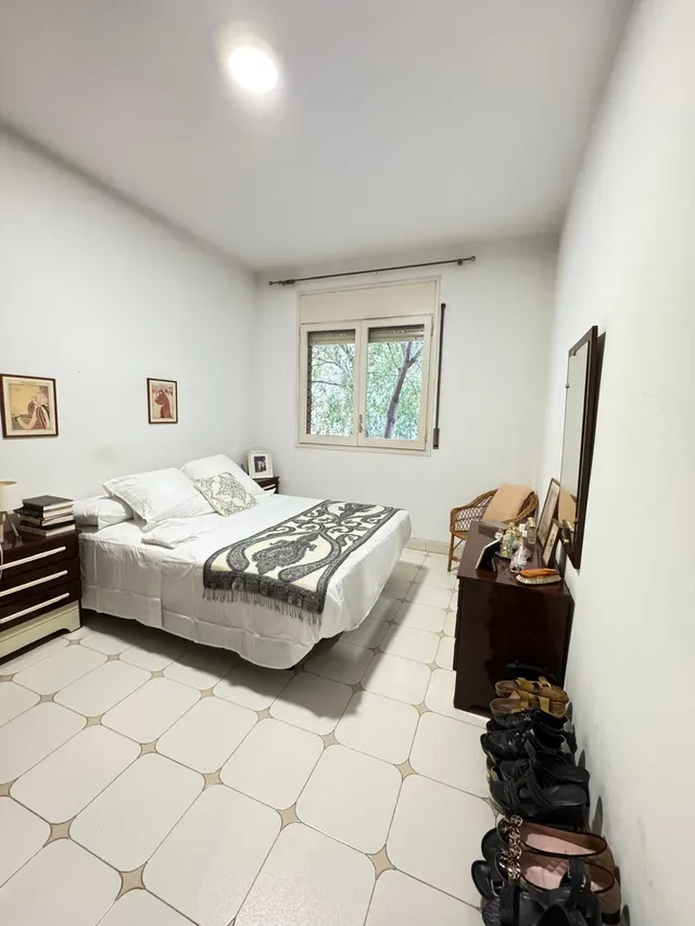 PISO DE 4 habitaciones Y DOS BAÑOS EN LA CALLE CALABRIA CERCA DEL SAGRADO CORAZÓN — 20