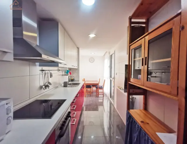¡Hermosa vivienda de 3 dormitorios con plaza de garaje y pis - foto 2