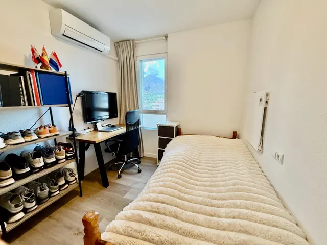 Apartamento reformado con vistas al mar, terraza y parking incluido en poniente, Benidorm — 21