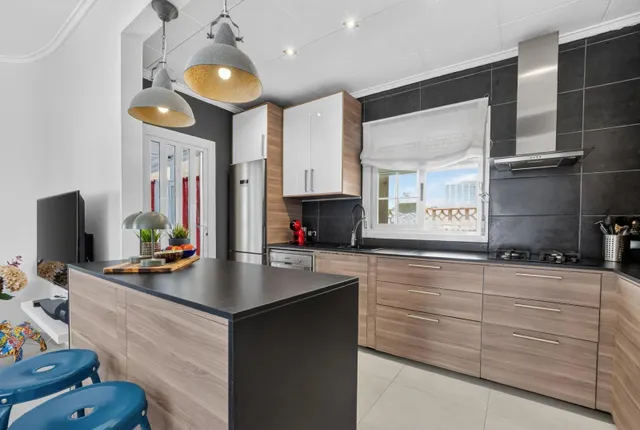 Villa con Encanto Español y Piscina Privada en Mil Palmeras — 15
