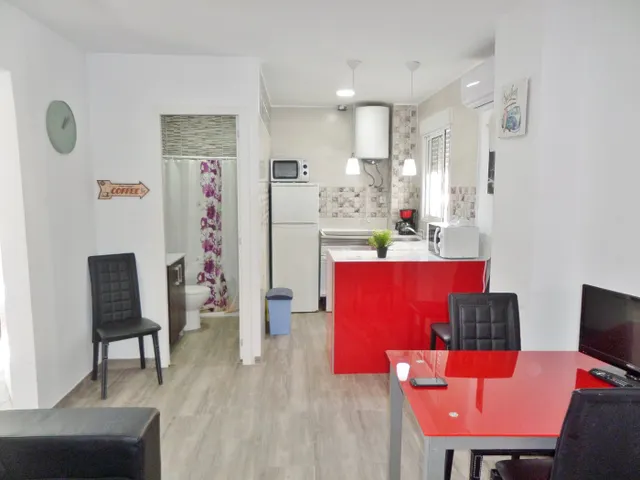 Ocasion inversores edificio en el centro de Alicante, 7 apartamentos reformados y amueblados — 11