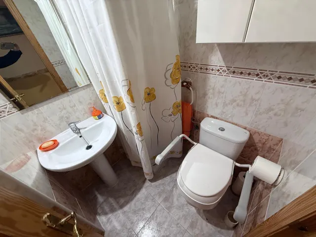 VIVIENDA SEMINUEVA JUNTO AL HOSPITAL GENERAL DE ALICANTE. — 11