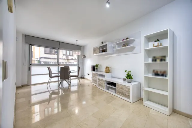 ✨ AMPLIA VIVIENDA EN PLENO CENTRO CON PATIO PRIVADO | ¡LISTA - foto 2