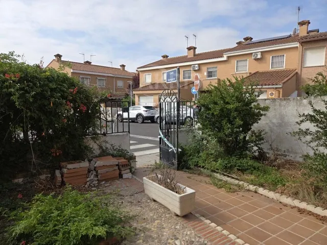 Chalet Independiente en Olias Del Rey — 3
