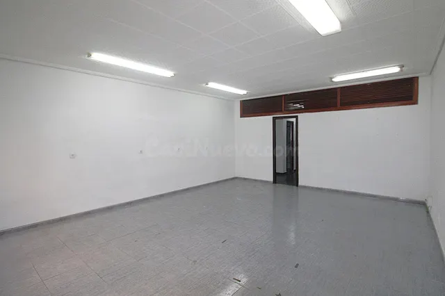 Alquiler de local comercial en Monteolivete. — 5