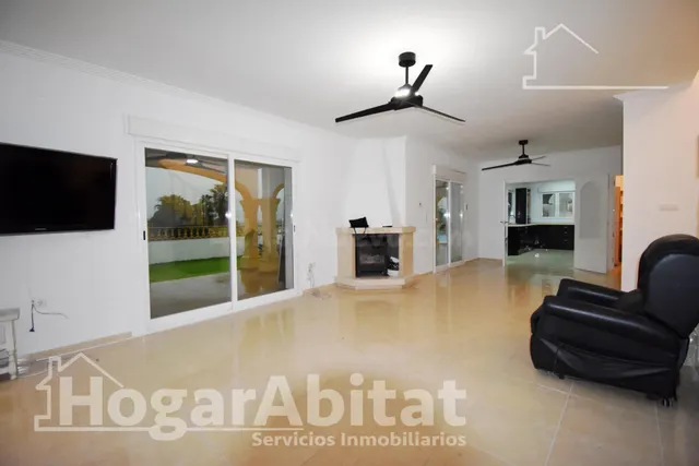 PRECIOSO CHAELT CON PISCINA, GARAJE, BARBACOA Y TERRAZA - foto 3