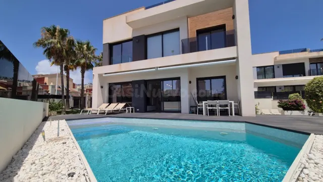 Villa 4 habitaciones 205m² en venta - Torreblanca