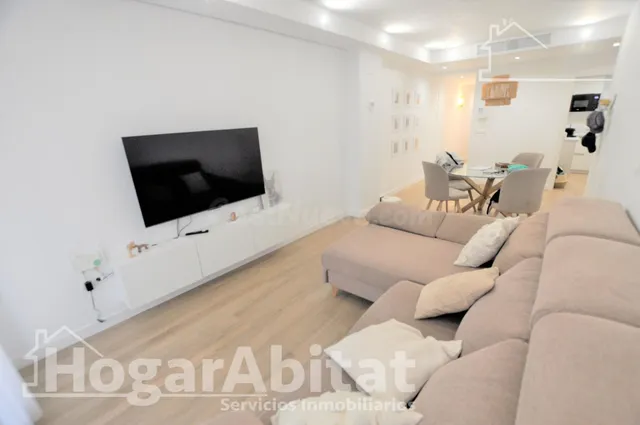 Impecable y reformado en residencial con terraza, piscina y dos plazas de garaje, cerca del centro — 5