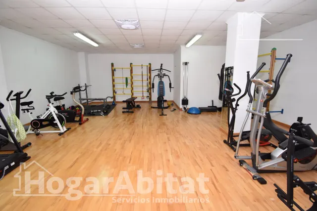 Luz, amplitud y confort familiar en este exclusivo piso esquinero en residencial con piscina, garaje y trastero — 49