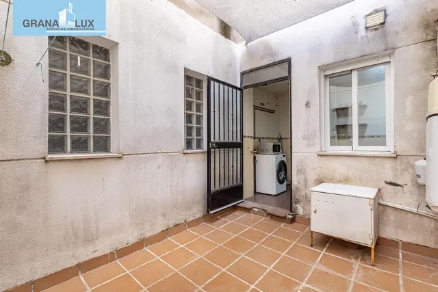 Piso con garaje, trastero y excelente ubicación en Huétor Vega — 9