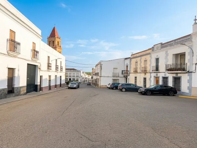 Imponente edificio histórico de 810 m2 con gran patio en casco histórico de Arroyo de San Serván — 5