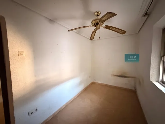 ¡OPORTUNIDAD EN TRIANA - EL CARMEN! Gran piso de 4 dorm. todo exterior junto al Metro Blas Infante — 12